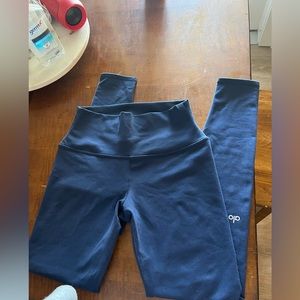 Alo yoga airbrush navy leggings